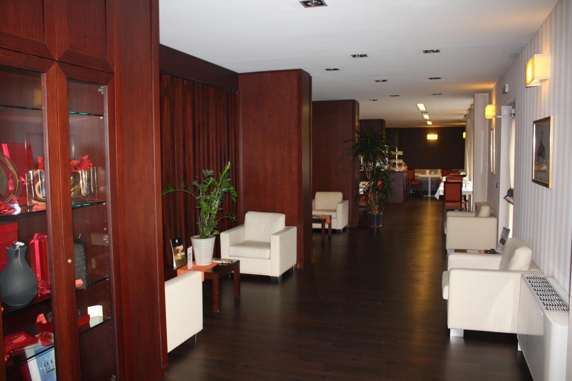 Hotel 2C Леньяно Екстер'єр фото