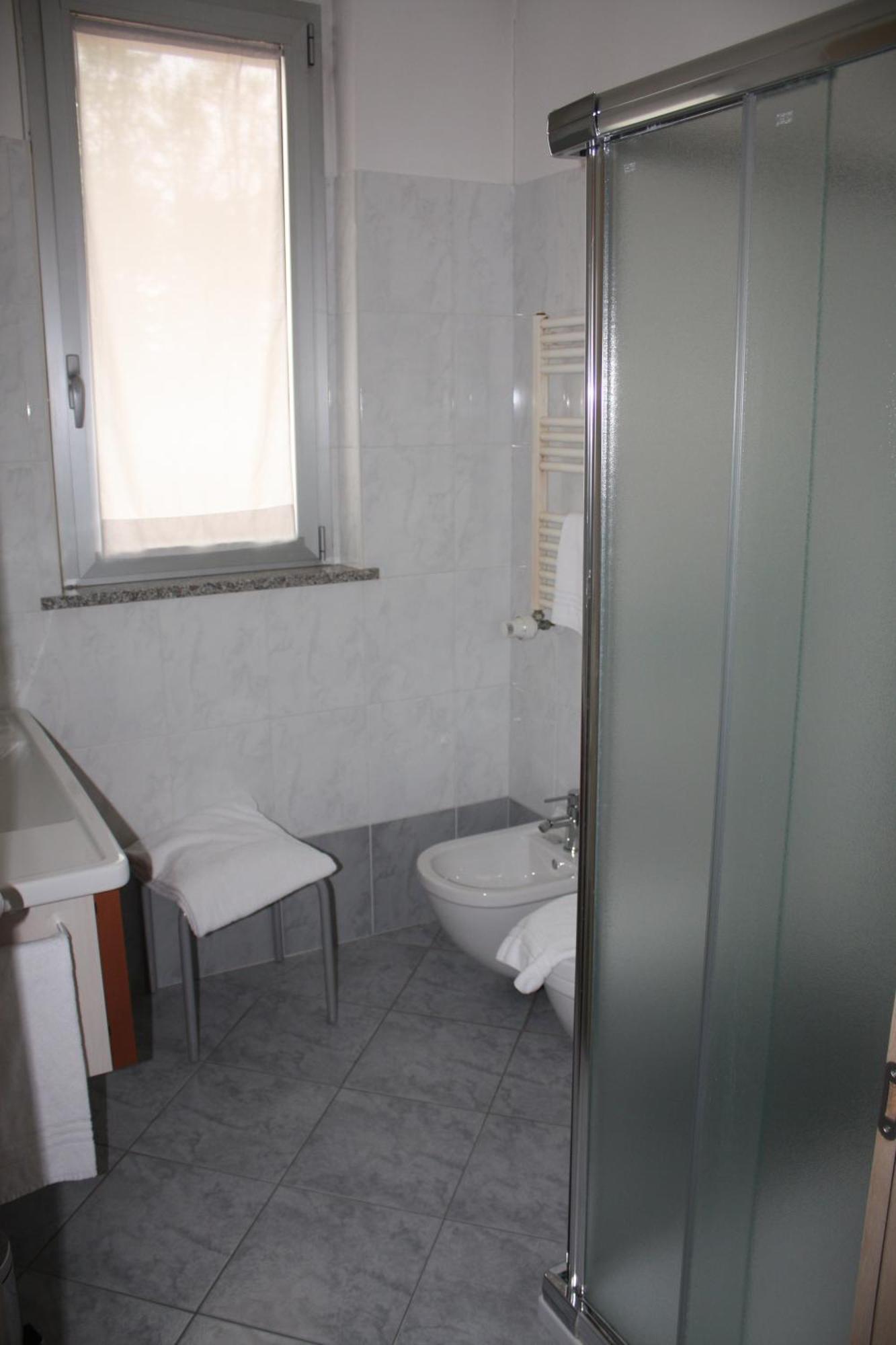 Hotel 2C Леньяно Екстер'єр фото