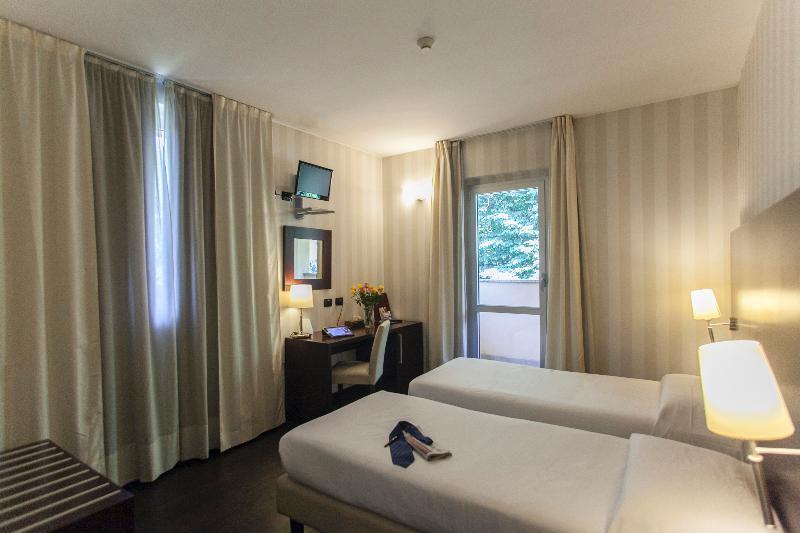Hotel 2C Леньяно Екстер'єр фото